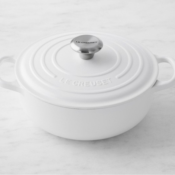 New Le Creuset Signature Enameled Cast Iron Sauteuse Pan in Cotton 3 1/2 Qt - Picture 8 of 9